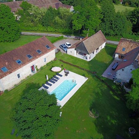 La Ferme Du Chateau Bed & Breakfast Tresnay ภายนอก รูปภาพ
