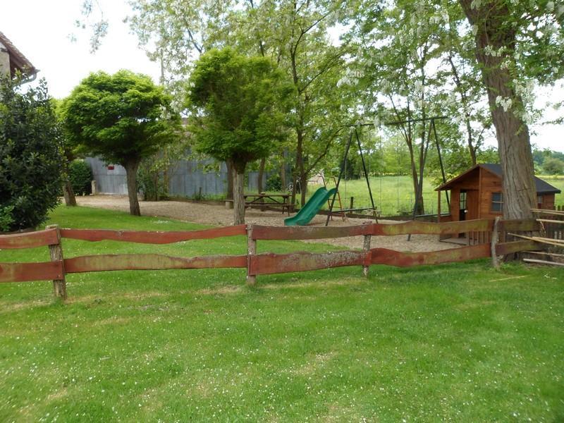 La Ferme Du Chateau Bed & Breakfast Tresnay ภายนอก รูปภาพ